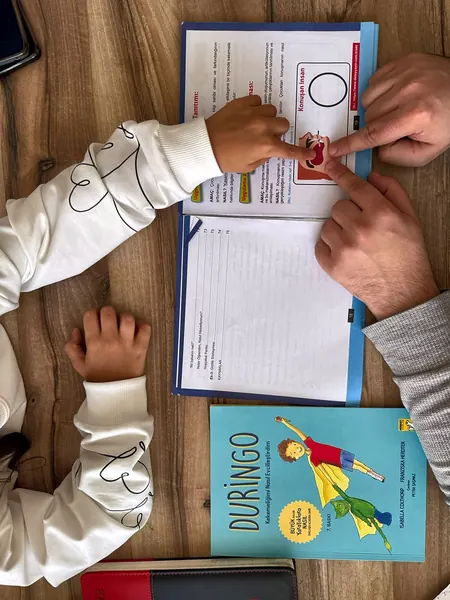 Selvi Özel Eğitim Sincan şubesinde okuma çalışması