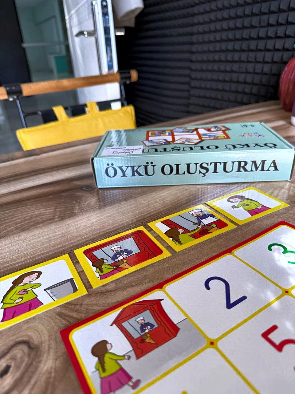 Selvi Özel Eğitim Sincan şubesinde öykü oluşturma materyali