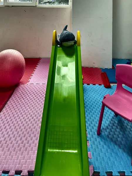 Selvi Özel Eğitim Sincan şubesinde kaydıraklı oyun alanı