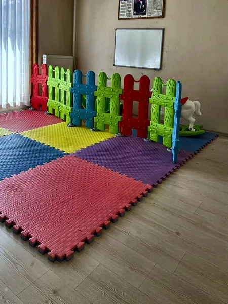 Selvi Özel Eğitim Keçiören-Yeşiltepe şubesinde oyun terapisi odası