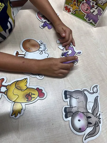 Selvi Özel Eğitim Keçiören-Yeşiltepe şubesinde yapboz çalışması