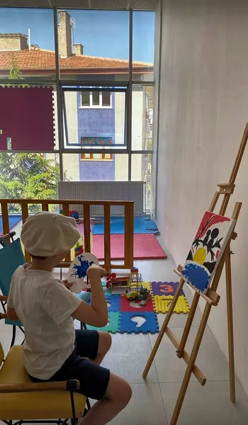 Selvi Özel Eğitim Keçiören-Yeşiltepe şubesinde resim etkinliği
