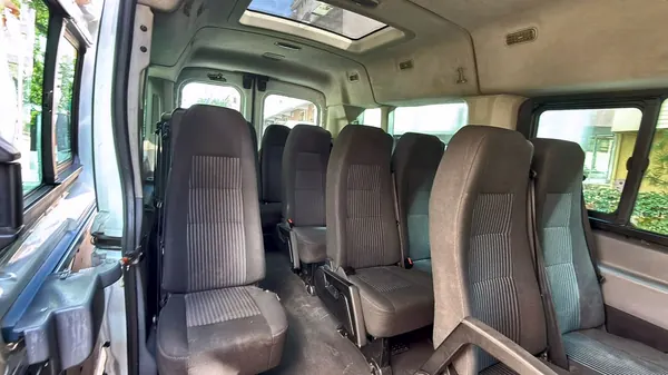 Selvi Özel Eğitim Keçiören-Yeşiltepe şubesinde öğrenci servis aracının içi